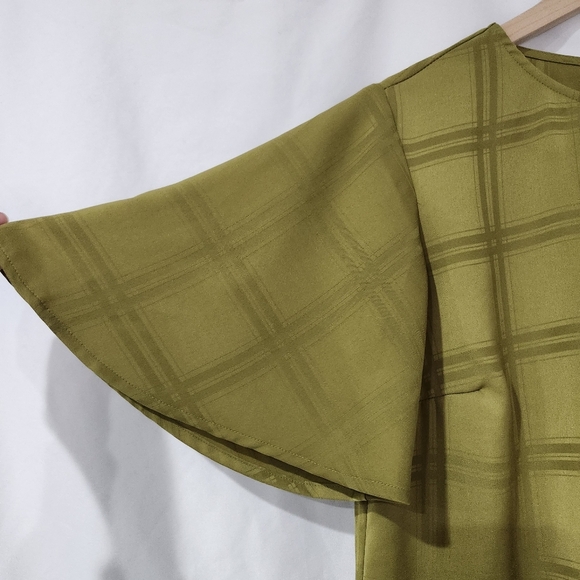 Olive Satin Womens Flutter Sleeve Top Size XS Windowpane Contemporary Modern - Picture 2 of 5